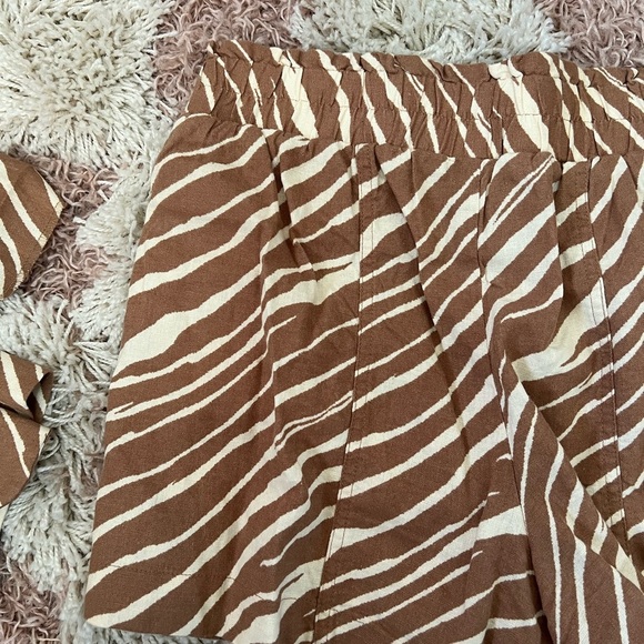 Women's Beige Zebra Print Blazer & Shorts Set - Picture 12 of 13